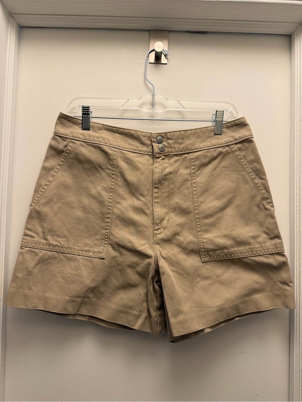 Gap Khaki Casual High-Rise Utility Shorts in Tan